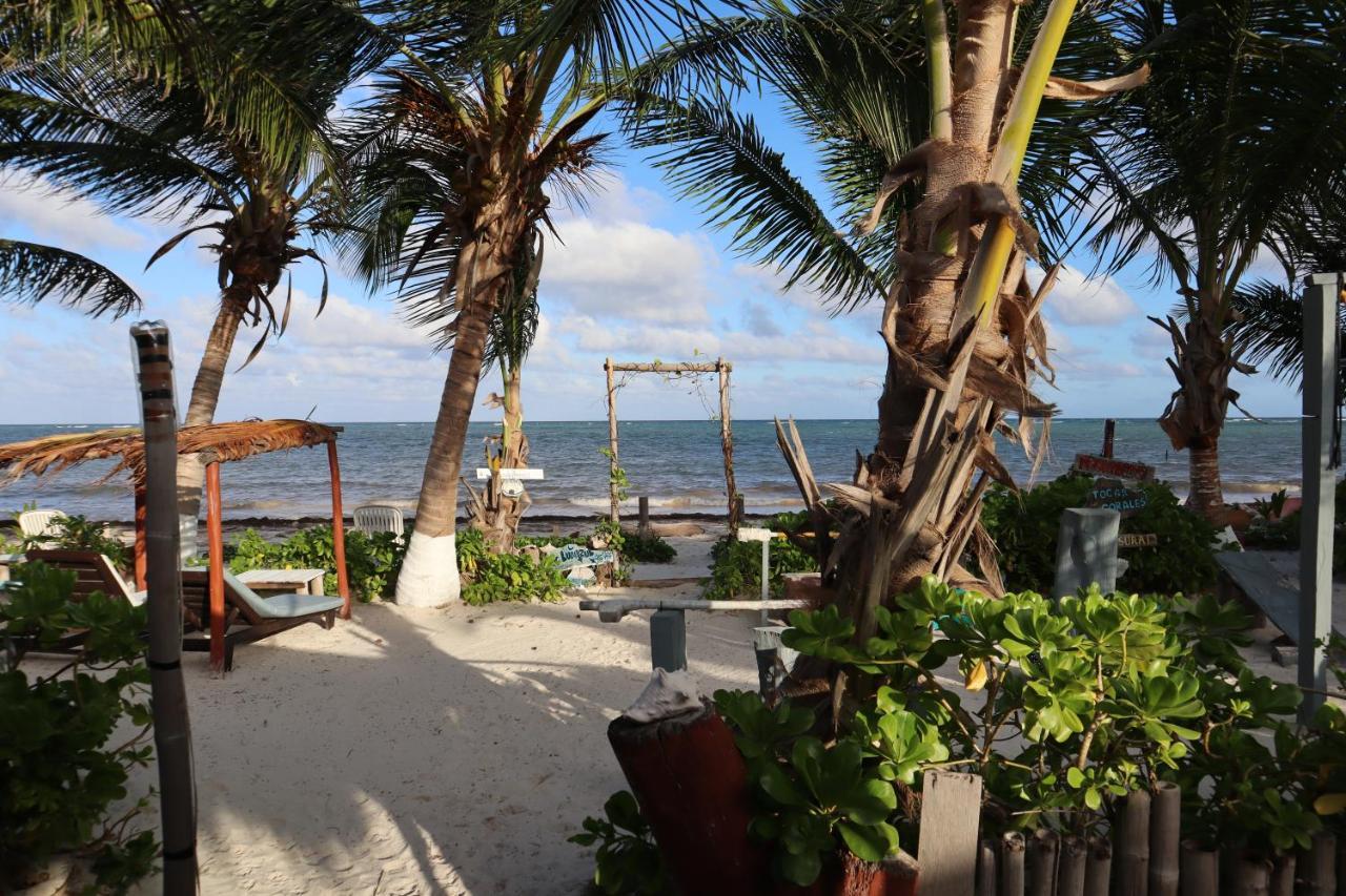 Lunazul Eco-Cabana Frente Al Mar Mahahual Exterior photo