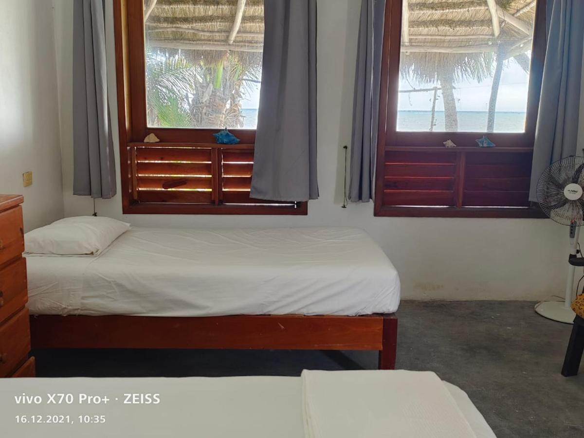 Lunazul Eco-Cabana Frente Al Mar Mahahual Exterior photo
