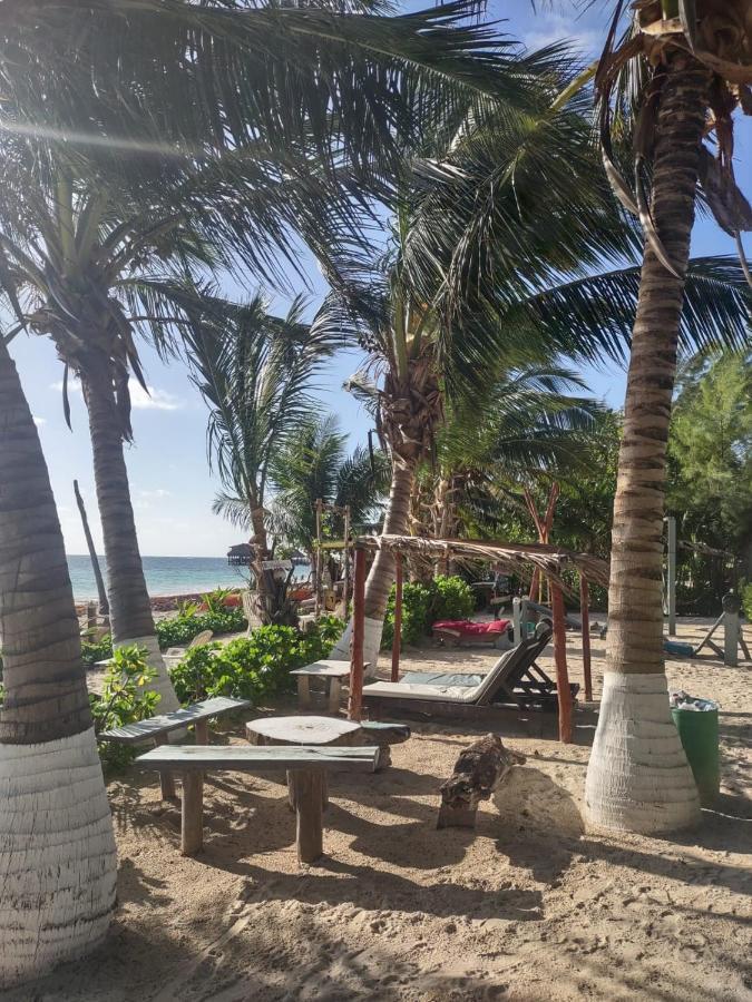 Lunazul Eco-Cabana Frente Al Mar Mahahual Exterior photo