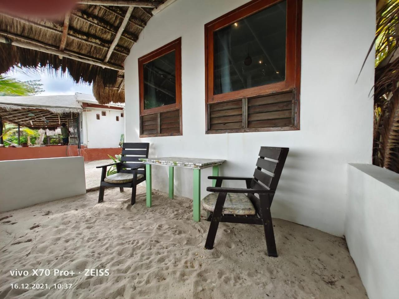 Lunazul Eco-Cabana Frente Al Mar Mahahual Exterior photo