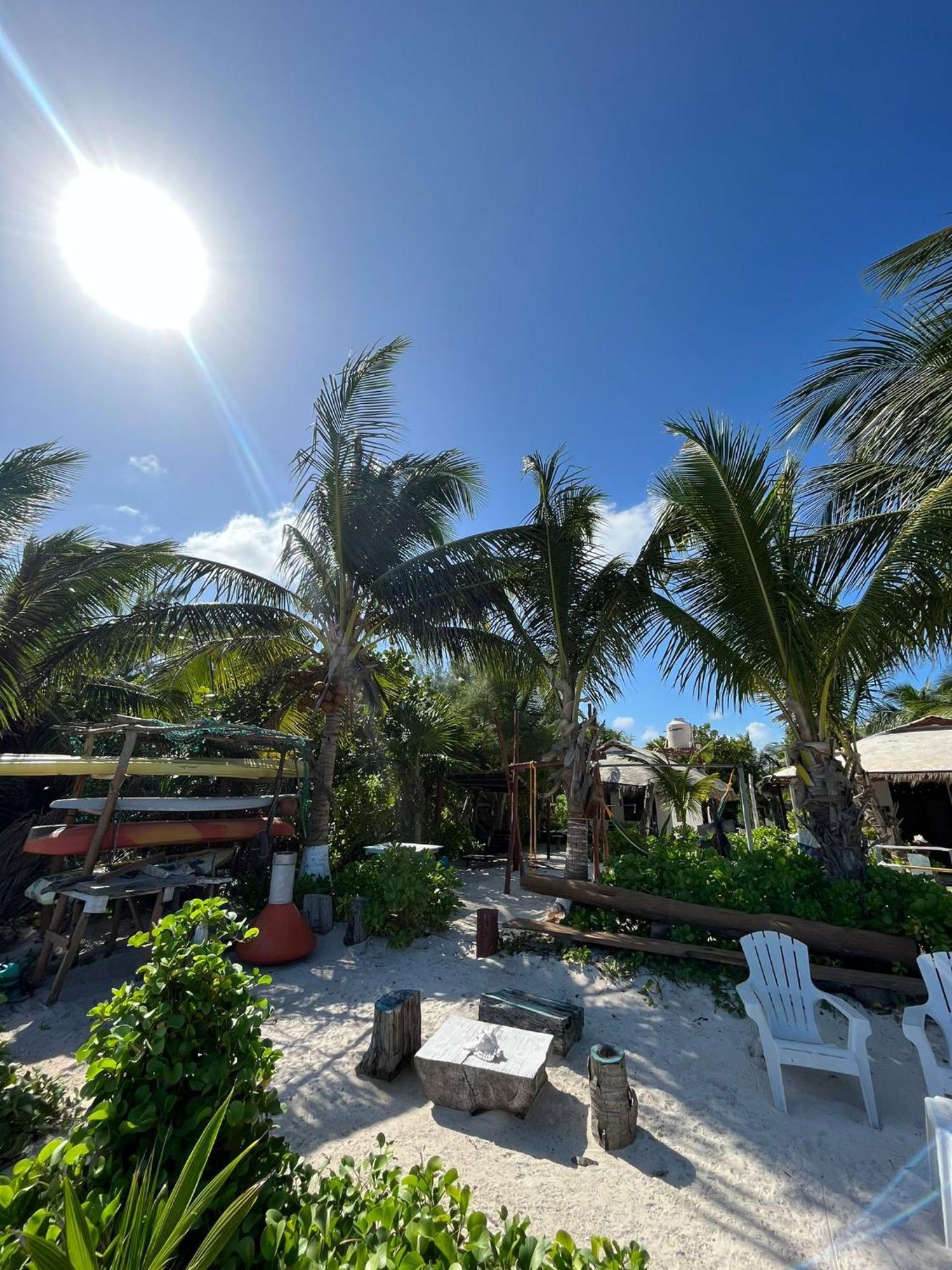 Lunazul Eco-Cabana Frente Al Mar Mahahual Exterior photo