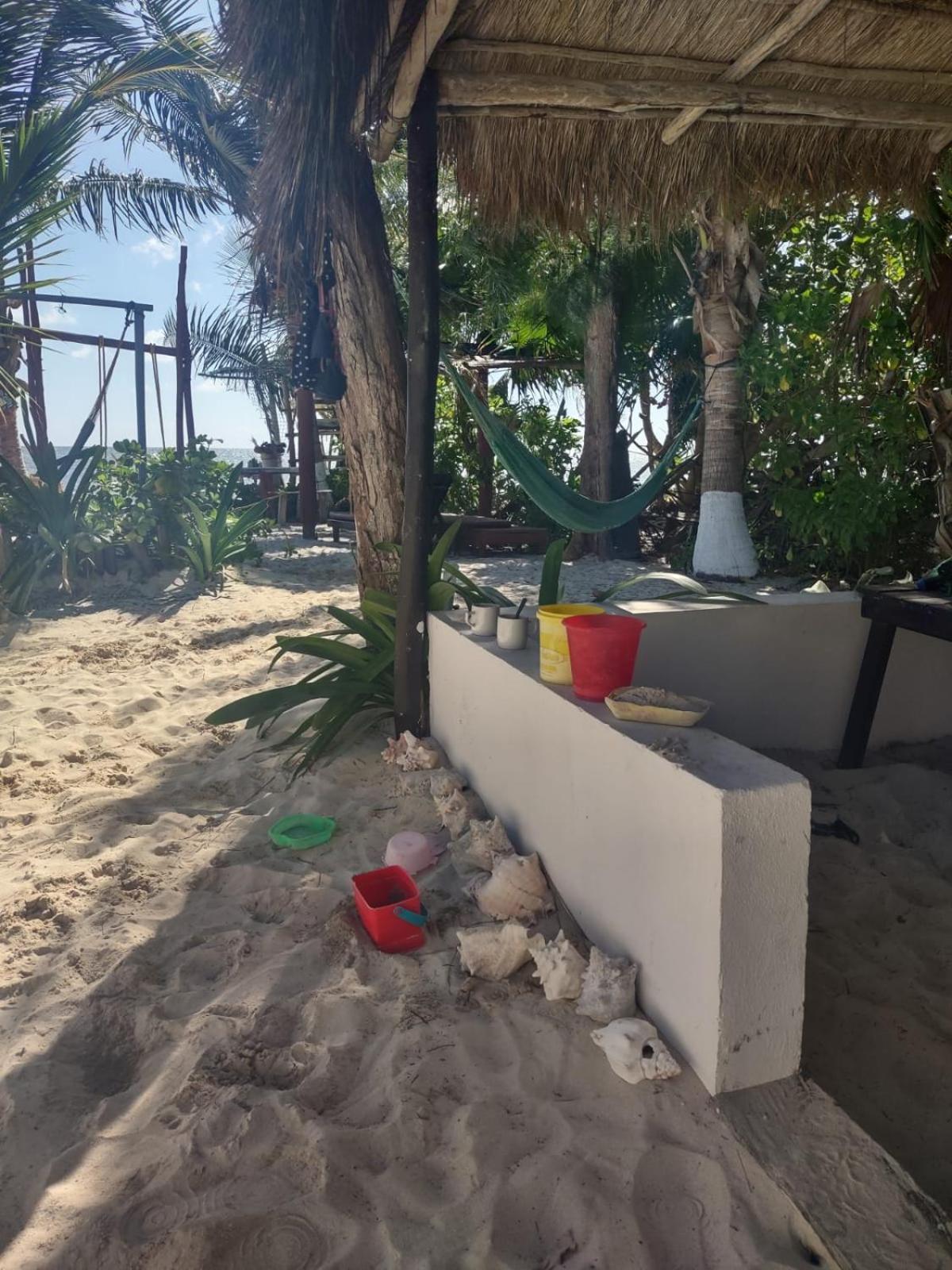 Lunazul Eco-Cabana Frente Al Mar Mahahual Exterior photo