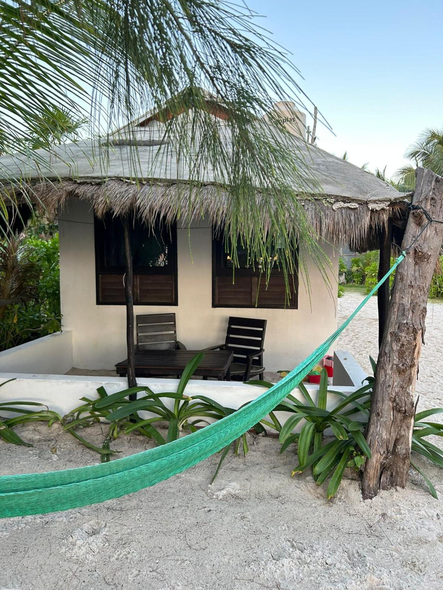 Lunazul Eco-Cabana Frente Al Mar Mahahual Exterior photo